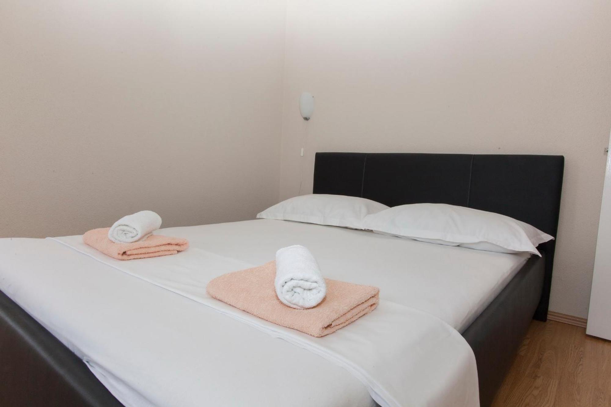 Apartments Damjanovic Makarska Room photo