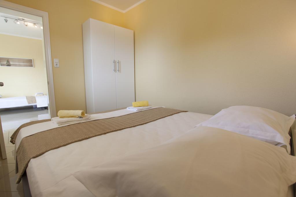Apartments Damjanovic Makarska Exterior photo