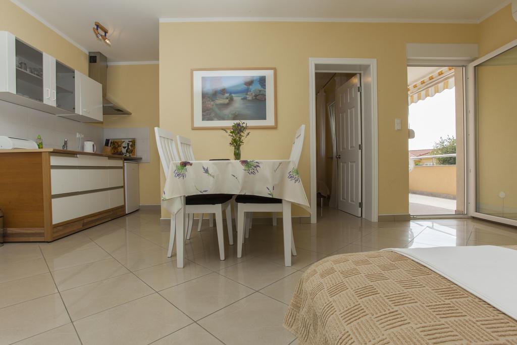 Apartments Damjanovic Makarska Exterior photo