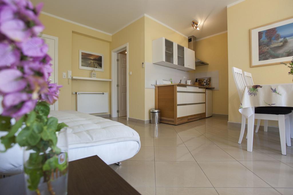 Apartments Damjanovic Makarska Exterior photo