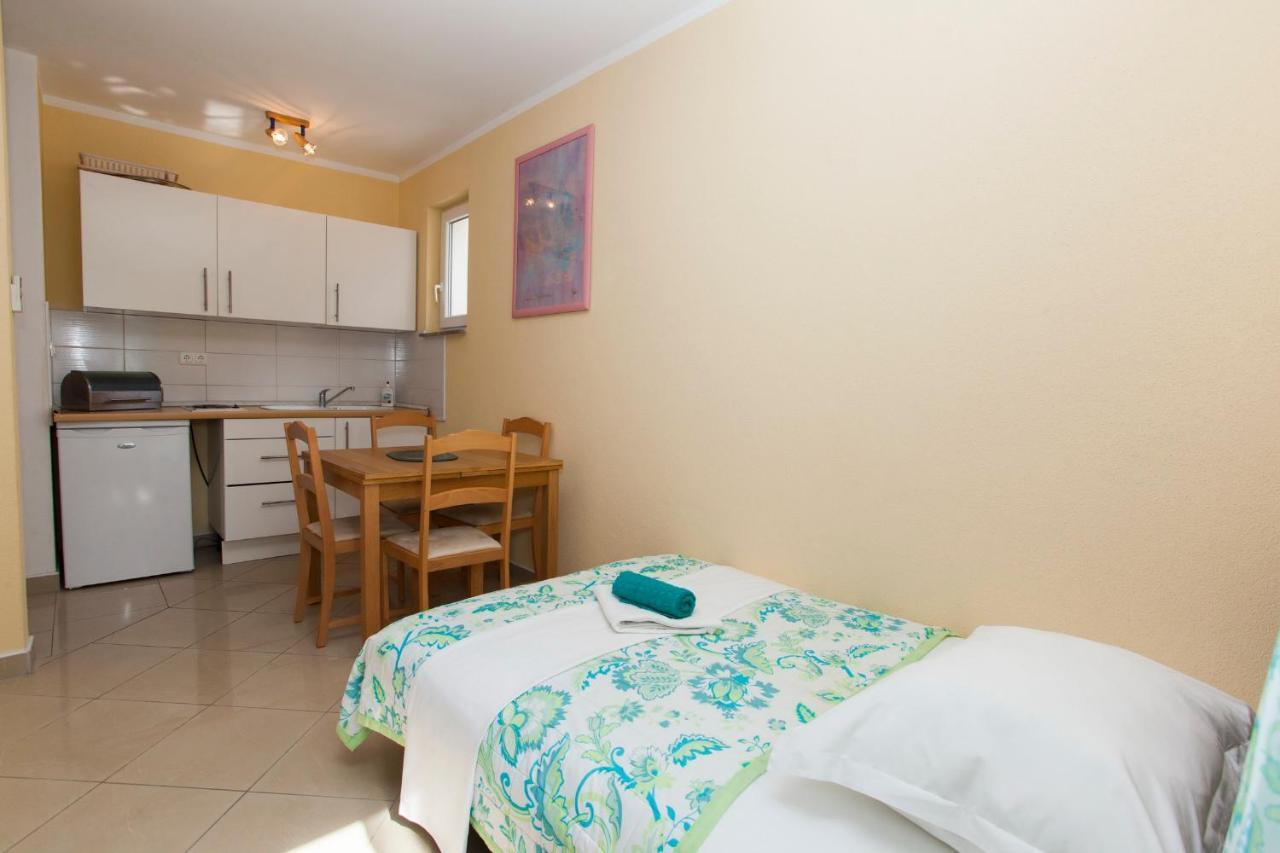 Apartments Damjanovic Makarska Exterior photo