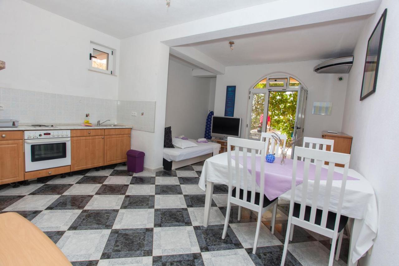 Apartments Damjanovic Makarska Exterior photo